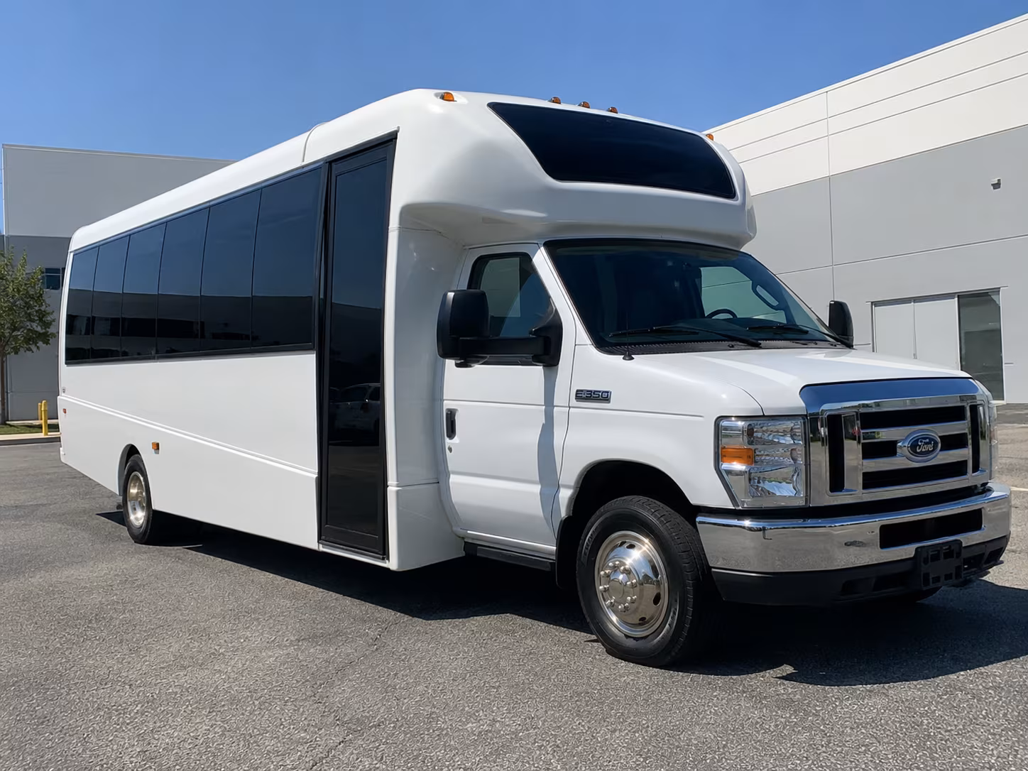 Pittsburgh Airport Shuttle & Transportation party bus exterior