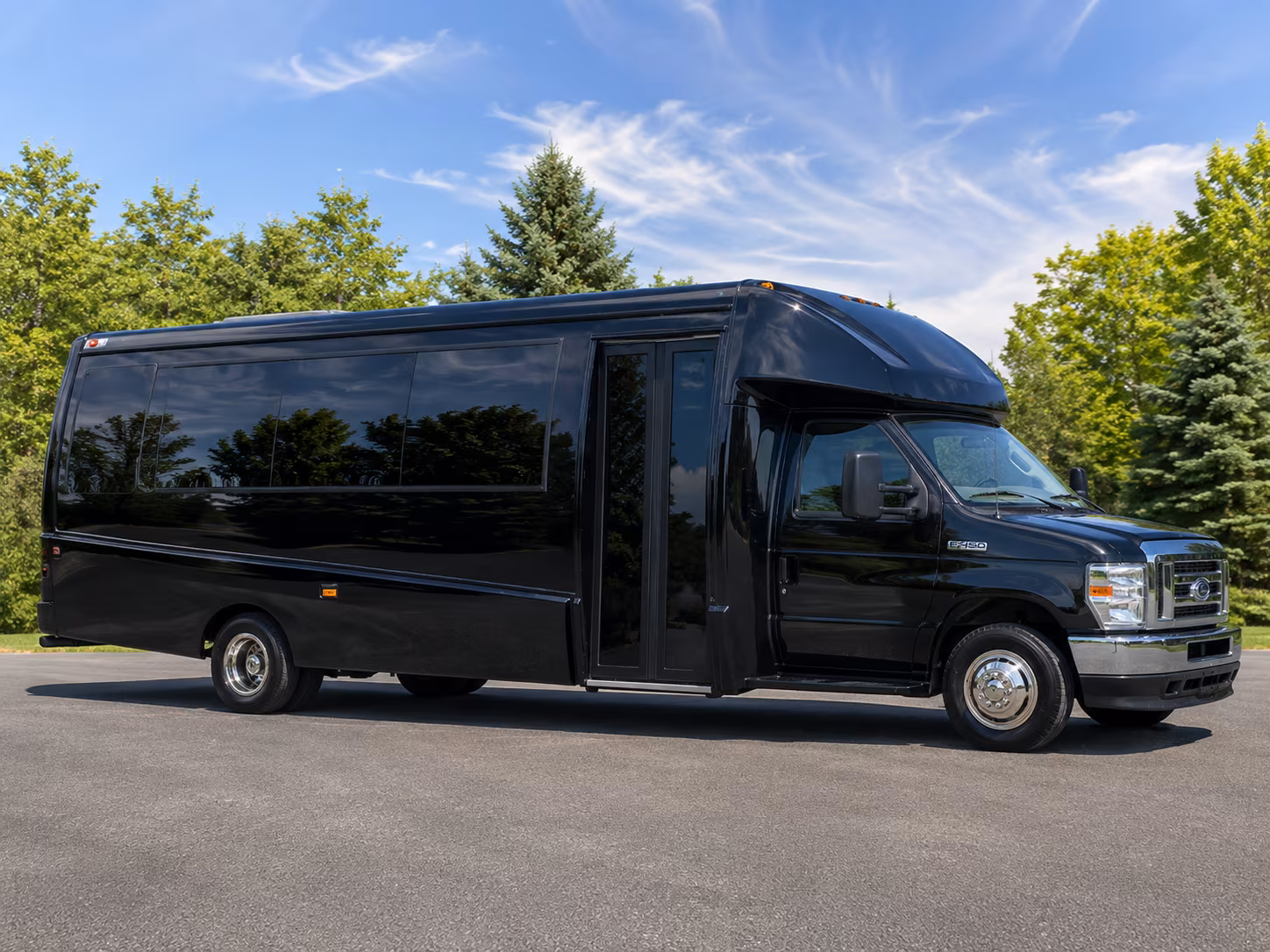 Pittsburgh Airport Shuttle & Transportation party bus exterior