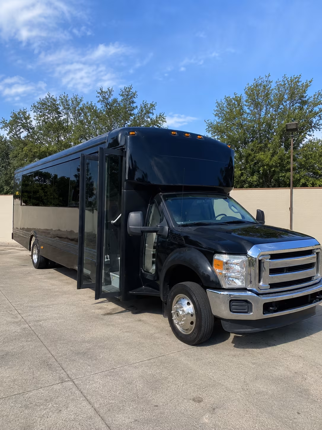 Pittsburgh Birthday, Sweet 16, & Quinceañera Transportation group transportation